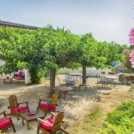 Bed & Breakfast D'hotes & Le Relais De La Cavayere