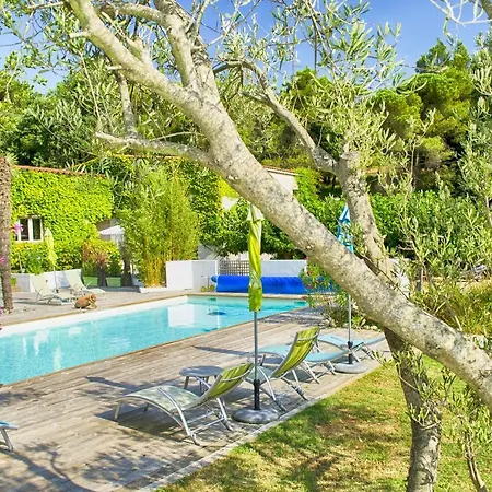D'hotes & Le Relais De La Cavayere Bed & Breakfast