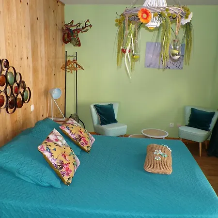 D'hotes & Le Relais De La Cavayere قرقشونه