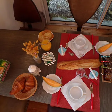 D'hotes & Le Relais De La Cavayere 4* قرقشونه