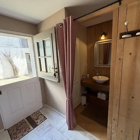 Bed & Breakfast Le Relais De La Cavayere - D'hôtes Avec Spa&sauna - Parking Privé Ferme