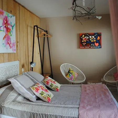 فندق مبيت وإفطار D'hotes & Le Relais De La Cavayere 4*