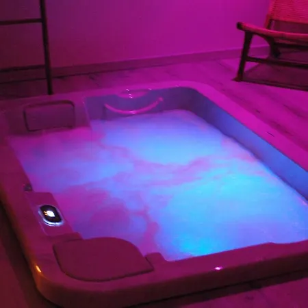 Le Relais De La Cavayere - D'hôtes Avec Spa&sauna - Parking Privé Ferme 4*